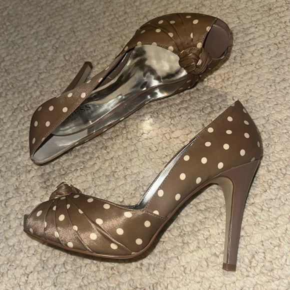 Guess polka dot heels size 6.5 - Picture 2 of 2